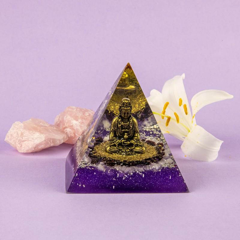 Piramida Orgonica Buddha din Cuart Alb, Cristale de Granat, Pulbere de Cupru Generatoare de Energie