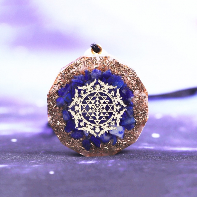Pandantiv Cristale Lapis Lazuli Orgon Ruben cu Simbol SriYantra si Foite de Cupru