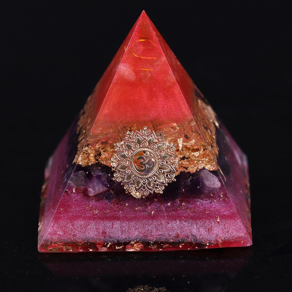Piramida orgonica Satya generatoare de energie pozitiva cu cristale de Ametist si Cuart, Varf Vibrational