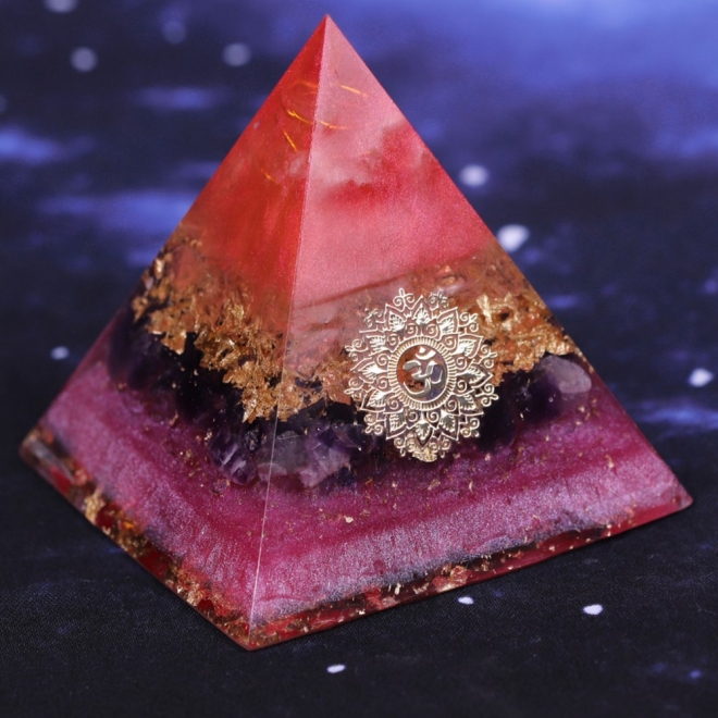 Piramida orgonica Satya generatoare de energie pozitiva cu cristale de Ametist si Cuart, Varf Vibrational