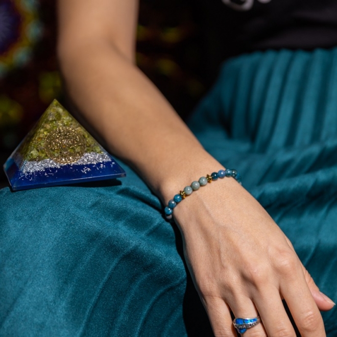 Bratara pietre semipretioase femei, Ekanta, din cristale de Apatit Albastru si Jad Verde, sfere de 6mm