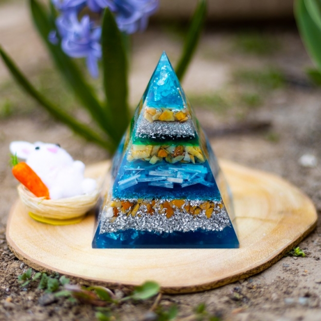 Piramida Orgonica Cristale Jaya cu Jasp, Cuart si Selenit-⭐Creste-ti fluxul de energie pozitiva!