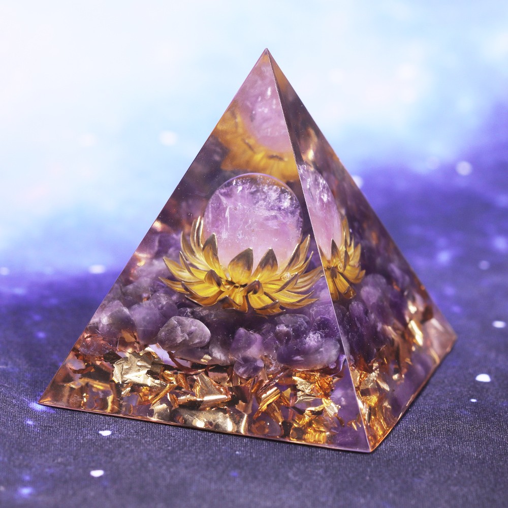 Piramida orgonica Lotus cu Sfera de Ametist, baza de 6 cm