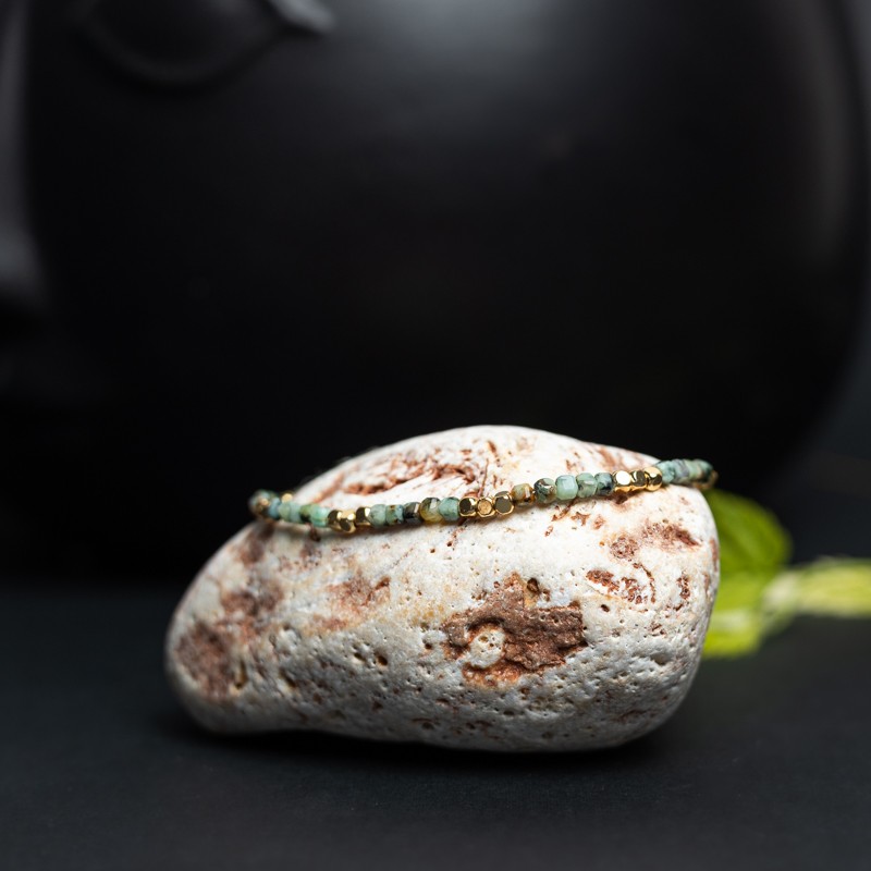 Bratara delicata Boho din pietre semipretioase de Crisocola placata cu aur de 18K
