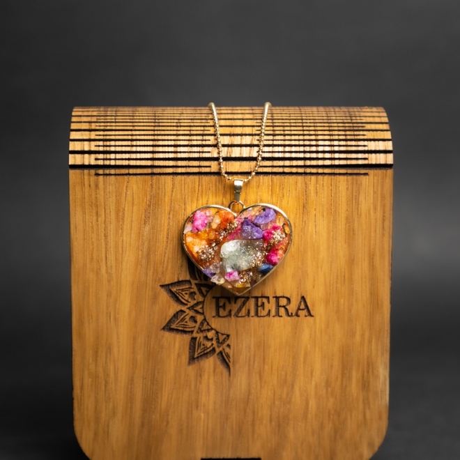 Colier multicolor cu pandantiv inima, Madee, cu pietre semipretioase druzy aplicate, placat cu aur de 18K