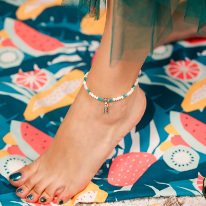 Bratara picior Saira din Mother of Pearls si cristale de Amazonit cu charm frunzulite din argint