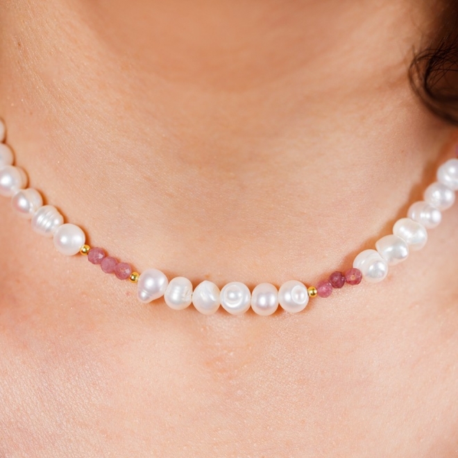 Colier Taya din perle naturale si cristale de Turmalina roz, Topaz, Amazonit si Ametist din Argint 925 placat cu aur