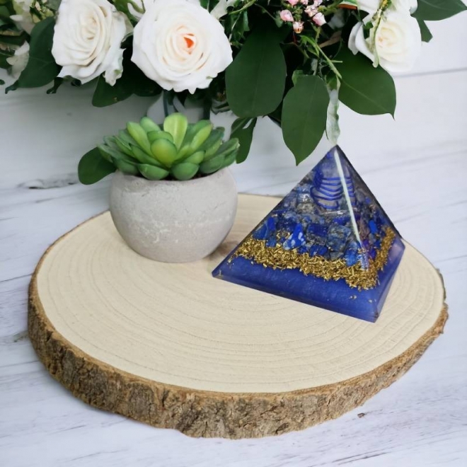 Obtine o perspectiva asupra scopului vietii tale cu piramida orgonica din cristale Lapis Lazuli