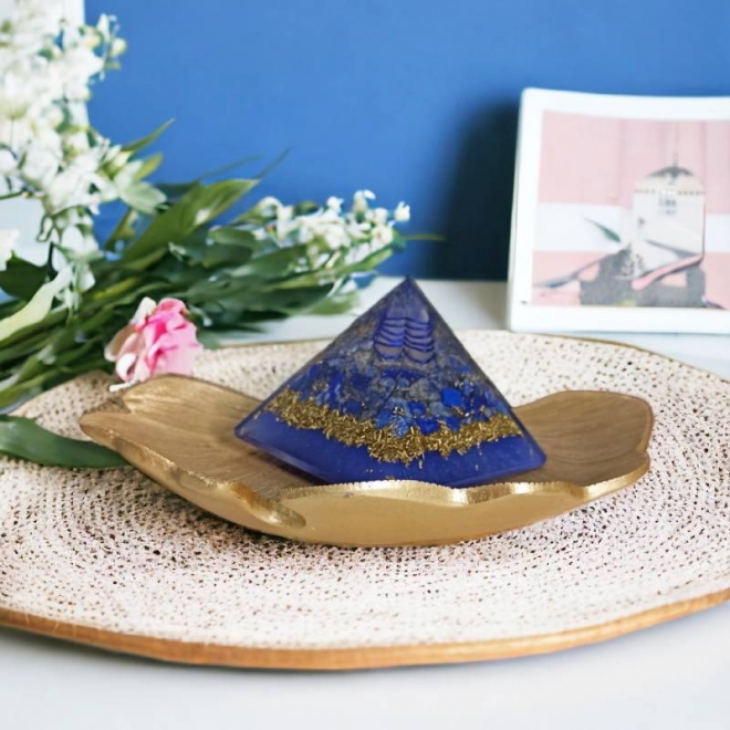 Obtine o perspectiva asupra scopului vietii tale cu piramida orgonica din cristale Lapis Lazuli