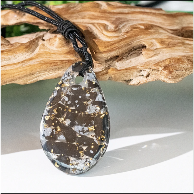 Pandantiv Orgonic din cristale de Obsidian Fulg de Nea - Bijuterie Energetica cu simbol Lotus pentru Meditatie
