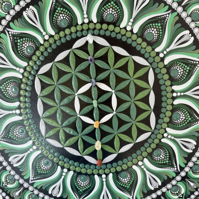 Tablou Mandala cu Floarea Vietii si cristalele celor 7 Chakre, realizat la comanda in culorile Kaki si Gri