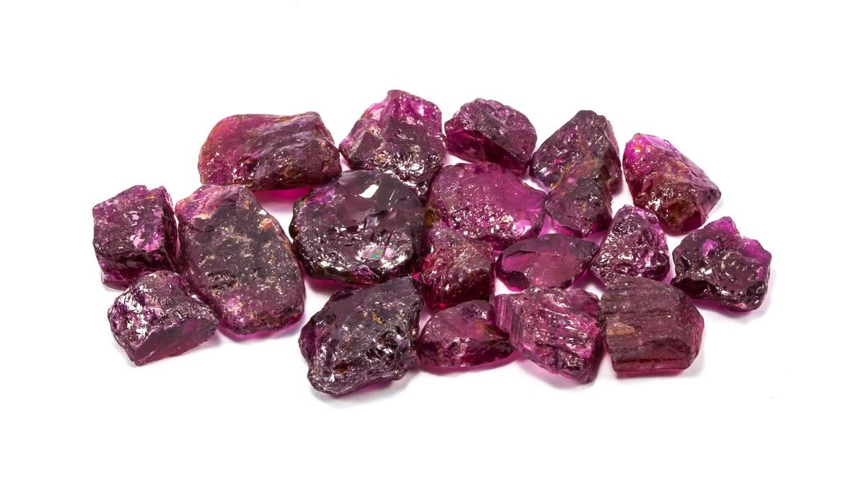 Top 15 beneficii si puteri vindecatoare ale pietrei de rubin natural